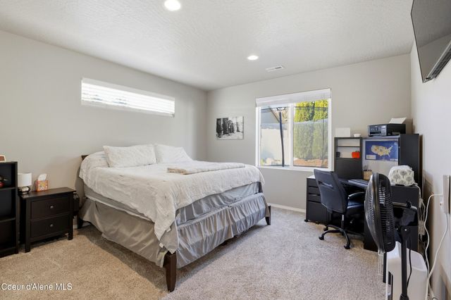 6093 W Trestle ST, Rathdrum, ID 83858