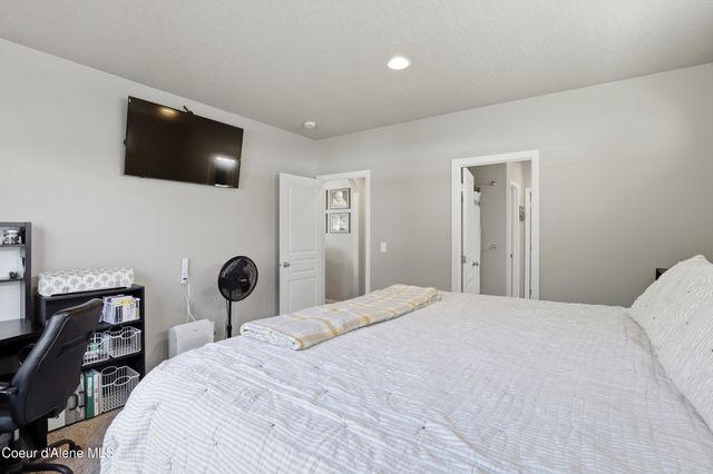6093 W Trestle ST, Rathdrum, ID 83858