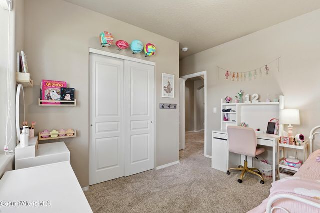 6093 W Trestle ST, Rathdrum, ID 83858