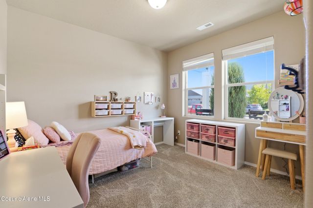 6093 W Trestle ST, Rathdrum, ID 83858