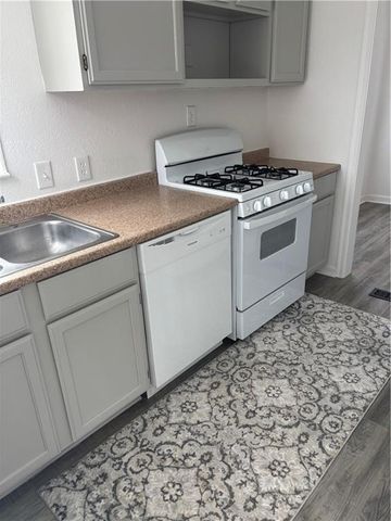 609 NE 42nd Street, Kansas City, MO 64116