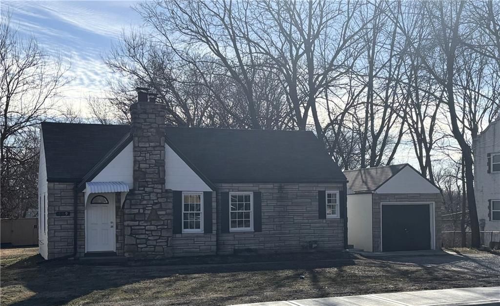 609 NE 42nd Street, Kansas City, MO 64116