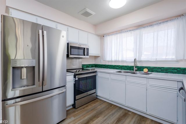 5072 Amherst Drive, Sterling Heights, MI 48310