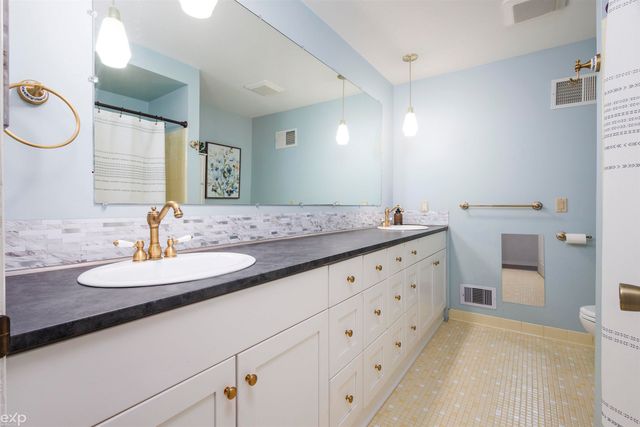5072 Amherst Drive, Sterling Heights, MI 48310