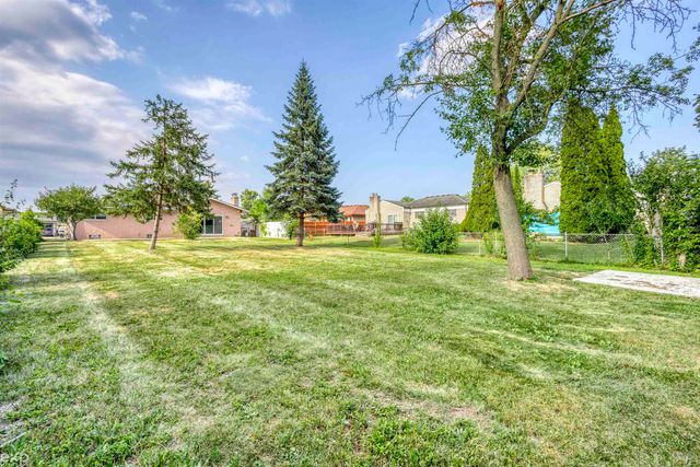 5072 Amherst Drive, Sterling Heights, MI 48310