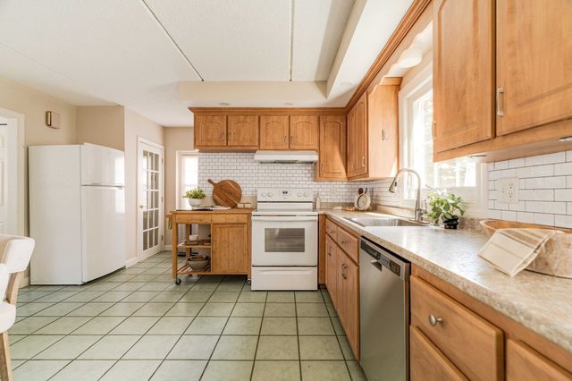 42 Salem St A, Wakefield, MA 01880
