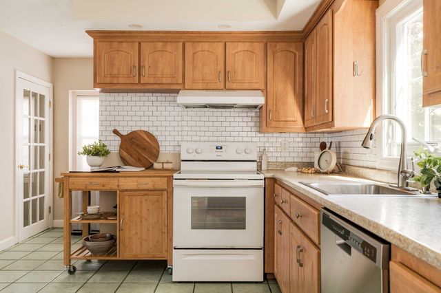 42 Salem St A, Wakefield, MA 01880