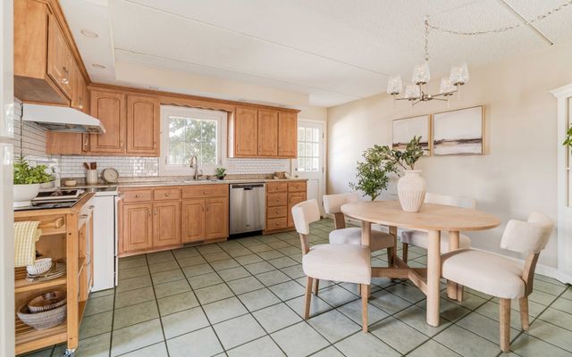 42 Salem St A, Wakefield, MA 01880