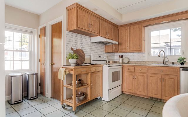 42 Salem St A, Wakefield, MA 01880