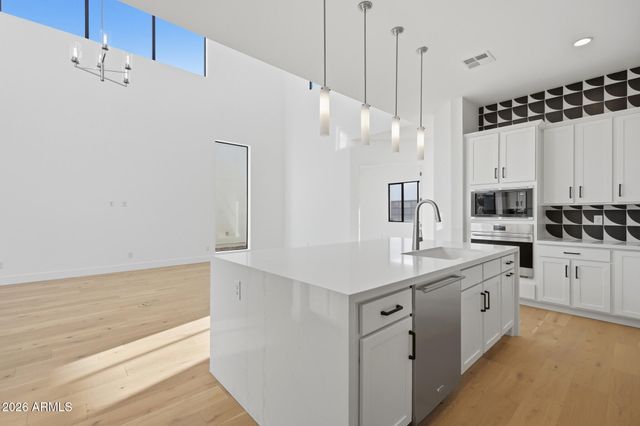 100 W Northern Avenue 4, Phoenix, AZ 85021