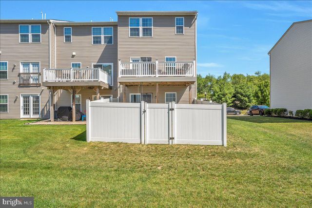 177 VILLAGE GREEN LN, Sicklerville, NJ 08081