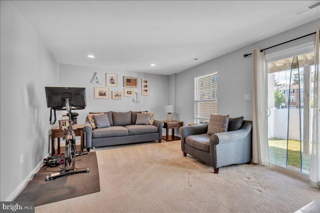177 VILLAGE GREEN LN, Sicklerville, NJ 08081