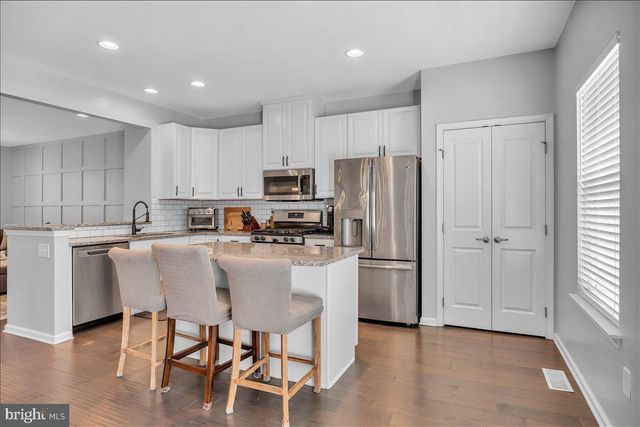 177 VILLAGE GREEN LN, Sicklerville, NJ 08081