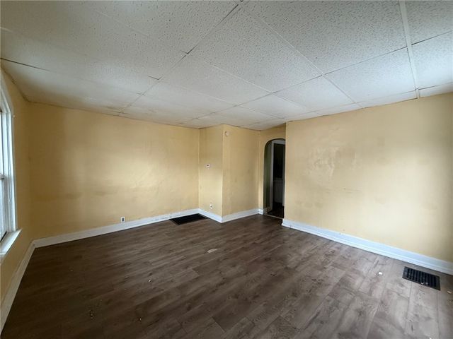 306 Laredo St, Mckeesport, PA 15133