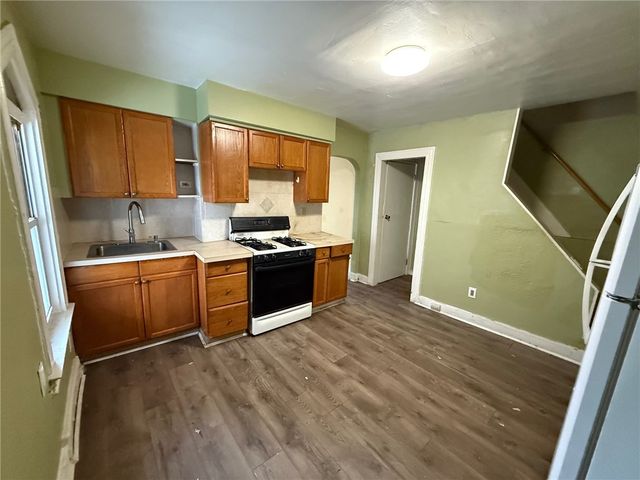 306 Laredo St, Mckeesport, PA 15133