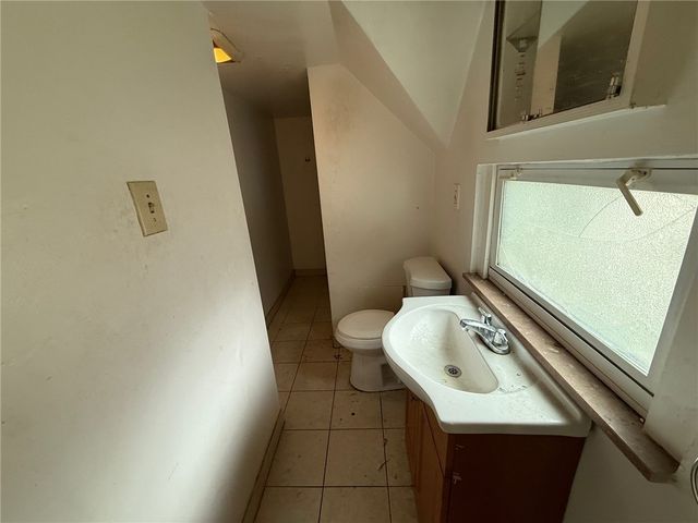 306 Laredo St, Mckeesport, PA 15133