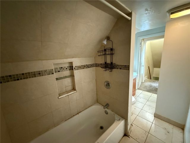 306 Laredo St, Mckeesport, PA 15133