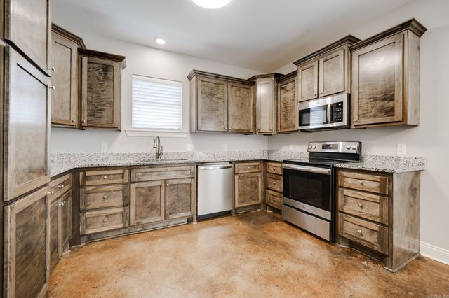 1545 Blue Lucerne Drive, Conway, AR 72034