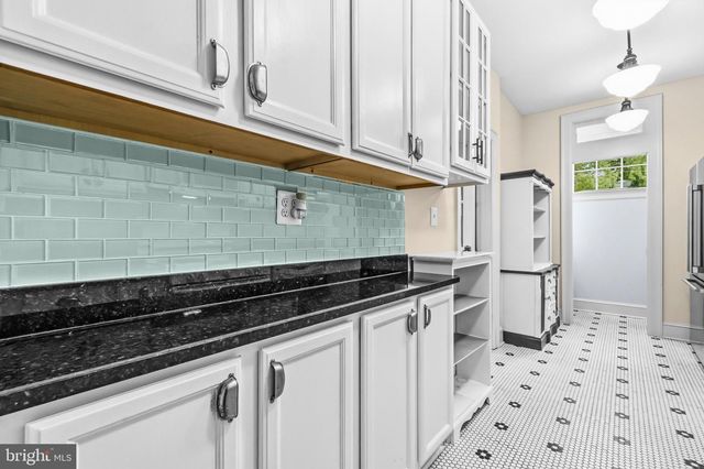 617 FERN PL NW, Washington, DC 20012