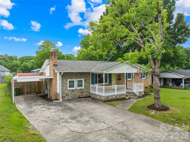 205 Gaddis Drive, Mount Holly, NC 28120