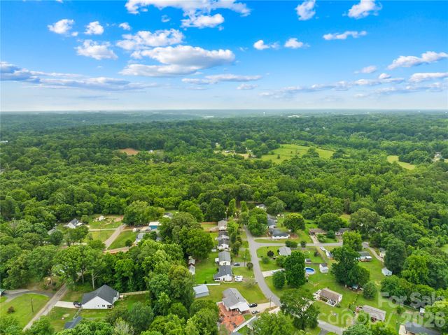 205 Gaddis Drive, Mount Holly, NC 28120
