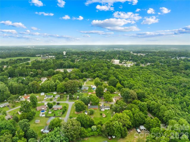 205 Gaddis Drive, Mount Holly, NC 28120