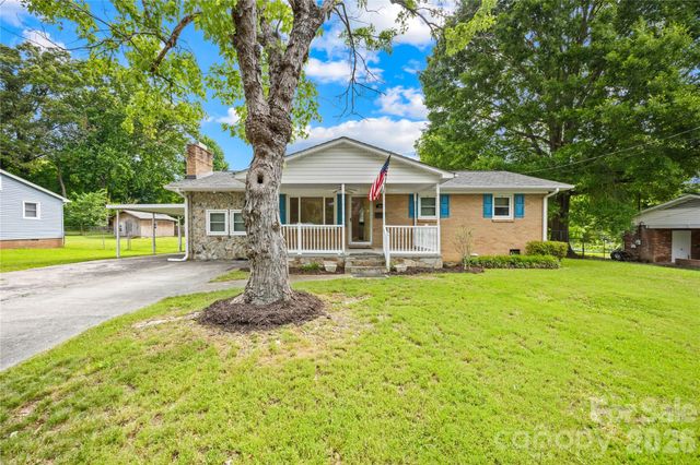 205 Gaddis Drive, Mount Holly, NC 28120