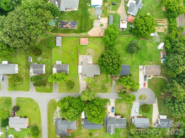 205 Gaddis Drive, Mount Holly, NC 28120