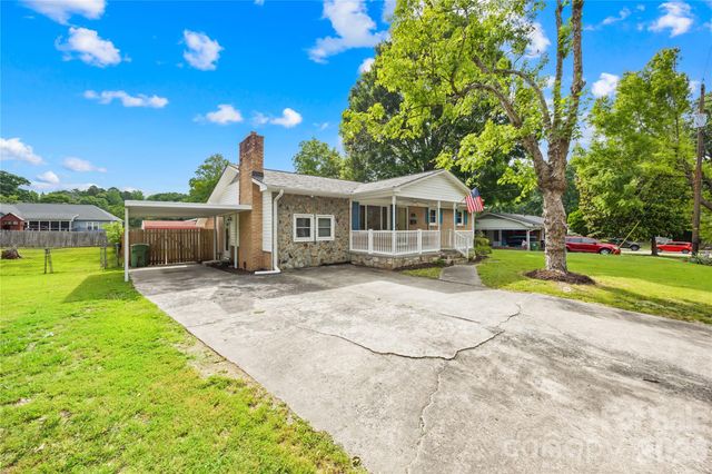205 Gaddis Drive, Mount Holly, NC 28120