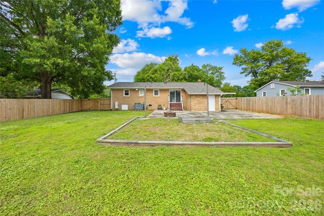 205 Gaddis Drive, Mount Holly, NC 28120