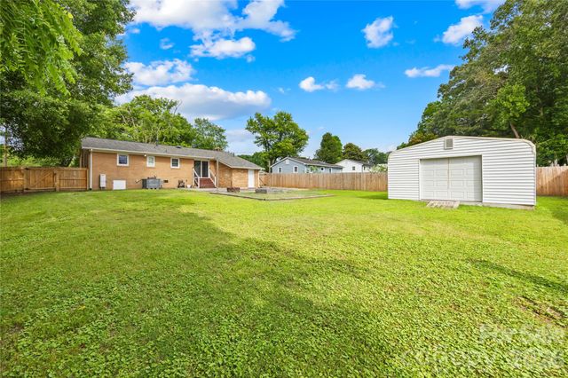 205 Gaddis Drive, Mount Holly, NC 28120