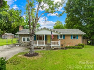 205 Gaddis Drive, Mount Holly, NC 28120