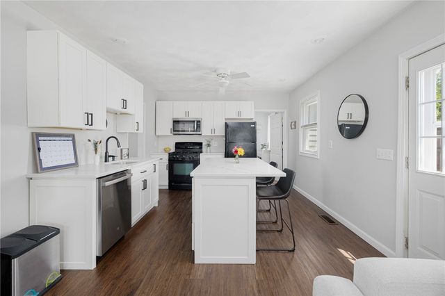 51 Old Oak Avenue, Cranston, RI 02920