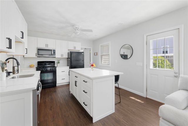 51 Old Oak Avenue, Cranston, RI 02920