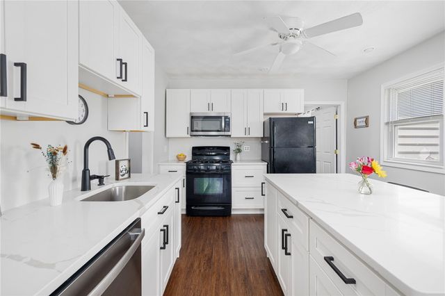 51 Old Oak Avenue, Cranston, RI 02920