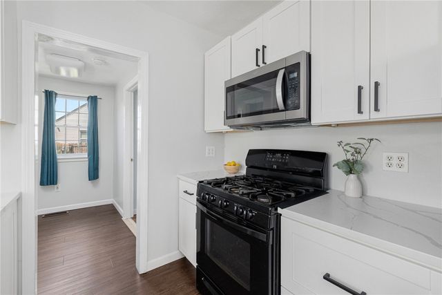 51 Old Oak Avenue, Cranston, RI 02920