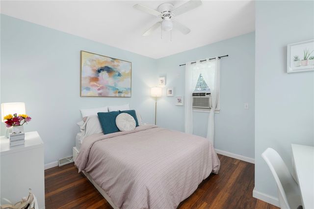 51 Old Oak Avenue, Cranston, RI 02920