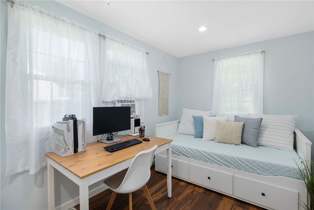 51 Old Oak Avenue, Cranston, RI 02920