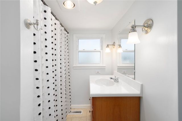 51 Old Oak Avenue, Cranston, RI 02920