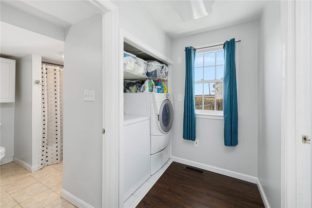 51 Old Oak Avenue, Cranston, RI 02920