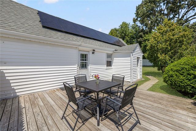 51 Old Oak Avenue, Cranston, RI 02920