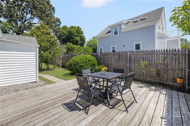 51 Old Oak Avenue, Cranston, RI 02920