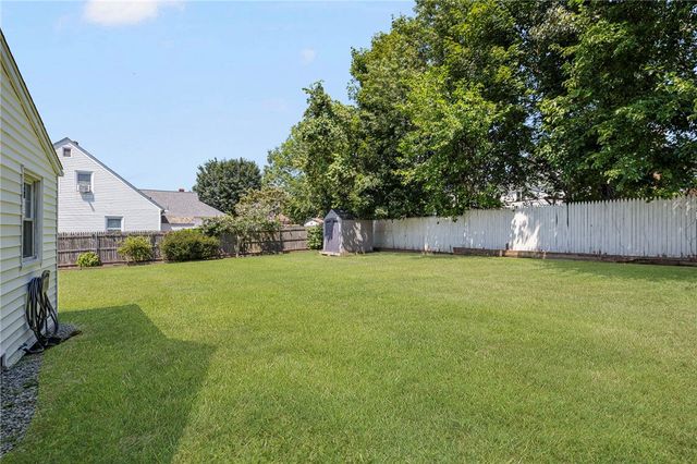 51 Old Oak Avenue, Cranston, RI 02920