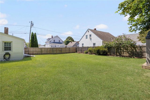 51 Old Oak Avenue, Cranston, RI 02920