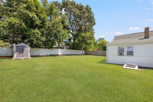 51 Old Oak Avenue, Cranston, RI 02920