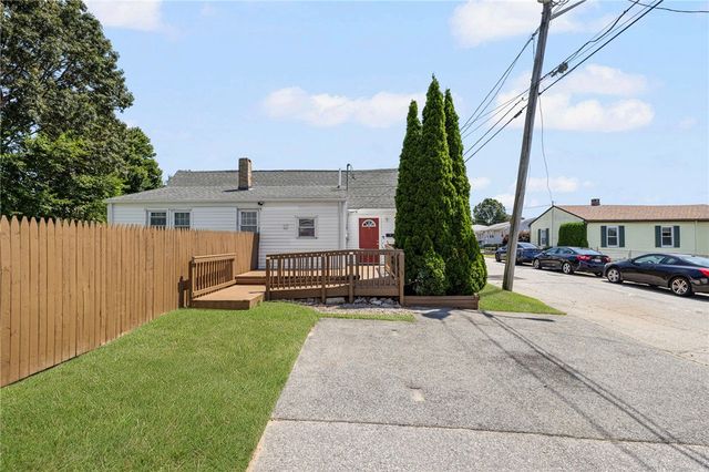 51 Old Oak Avenue, Cranston, RI 02920