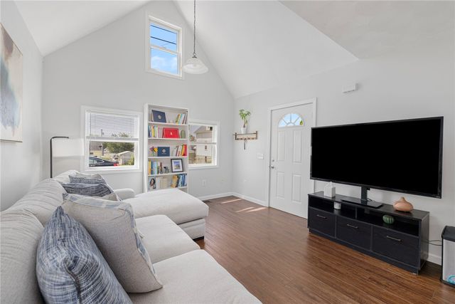 51 Old Oak Avenue, Cranston, RI 02920