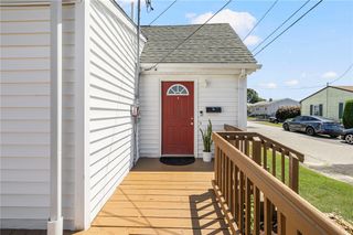 51 Old Oak Avenue, Cranston, RI 02920