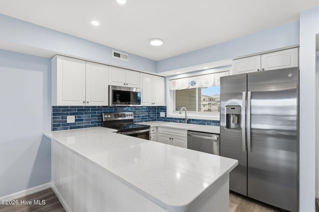 1401 Canal Drive Apt 3, Carolina Beach, NC 28428