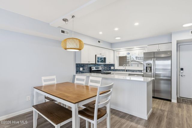 1401 Canal Drive Apt 3, Carolina Beach, NC 28428